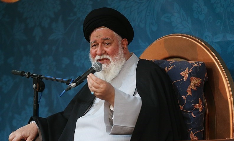 انتقاد شدید علم&zwnj;الهدی از مجلس و دولت در بحث مدیریت فضای مجازی:متاسفانه به تعداد گوشی&zwnj;های هوشمند، رسانه آزاد و باز داریم، هیچکس هم جلودارشان نیست