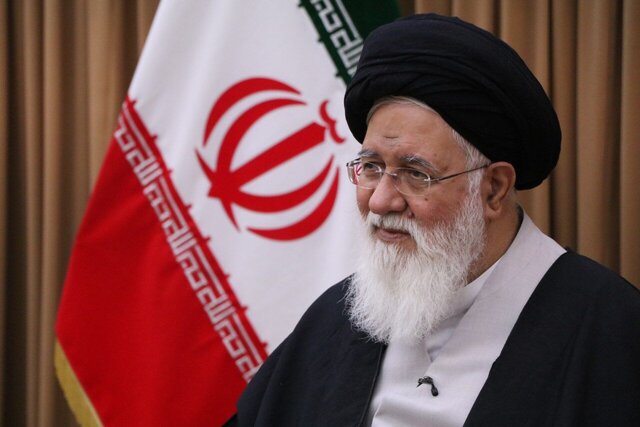 علم الهدی: در بحث حجاب منتظر نیروی انتظامی نمانید/ می&zwnj;خواهند ولایت فقیه را از ما بگیرند