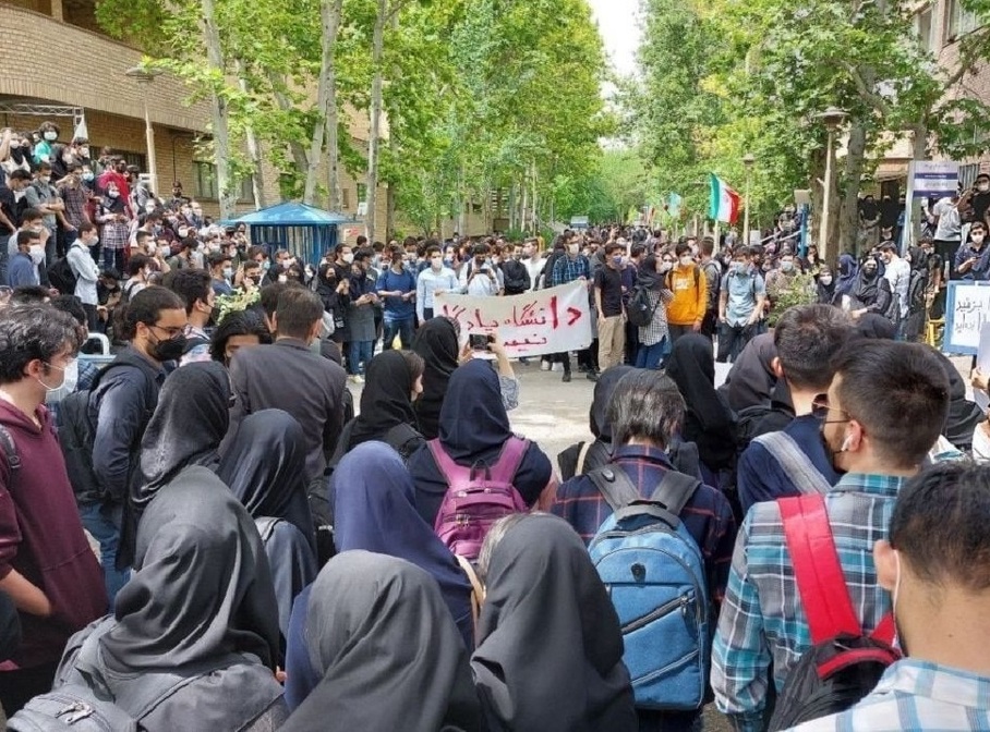 دانشگاه علامه: ۹ نفر از دانشجویان بازداشتی آزاد شدند؛ پیگیر آزاد کردن دیگر دانشجویان هستیم؛ همه دانشجویان در فضای بیرون از دانشگاه دستگیر شده‌اند / دانشگاه شریف: ۴ دانشجوی بازداشتی، تا ساعاتی دیگر آزاد می‌شوند