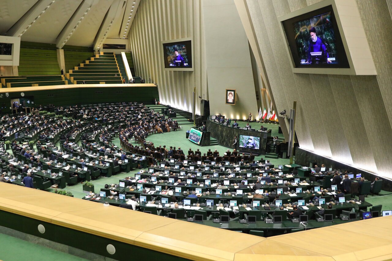 جنجال 140 سکه طلا درمجلس جنجال 140 سکه طلا درمجلس