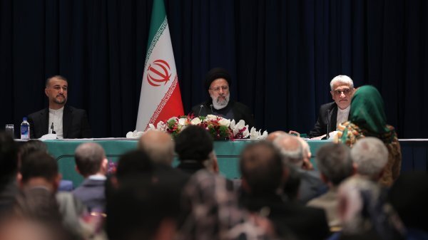 ماموریت به وزارت خارجه برای رفع موانع فعالیت اقتصادی ایرانیان مقیم خارج در داخل کشور ماموریت به وزارت خارجه برای رفع موانع فعالیت اقتصادی ایرانیان مقیم خارج در داخل کشور
