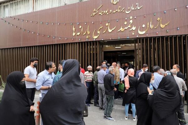سطح رفاه ثروتمند و فقیر در ایران، توامان کاهش یافته است سطح رفاه ثروتمند و فقیر در ایران، توامان کاهش یافته است