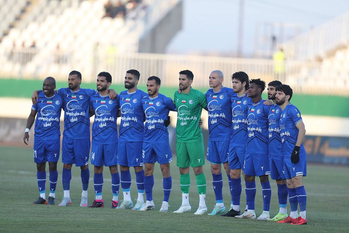 دردسر بزرگ میانگین سنی بالا/ استقلال با مدرسه پیرمردها برابر آلومینیوم اراک! دردسر بزرگ میانگین سنی بالا/ استقلال با مدرسه پیرمردها برابر آلومینیوم اراک!