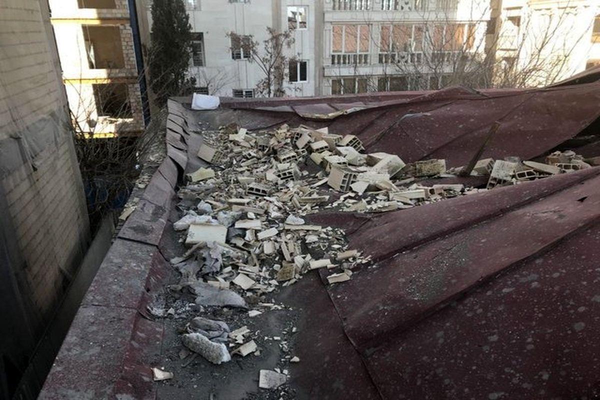 فاجعه در آموزش و پرورش اصفهان/ ریزش سقف یک مدرسه بر سر دانشآموزان فاجعه در آموزش و پرورش اصفهان/ ریزش سقف یک مدرسه بر سر دانشآموزان