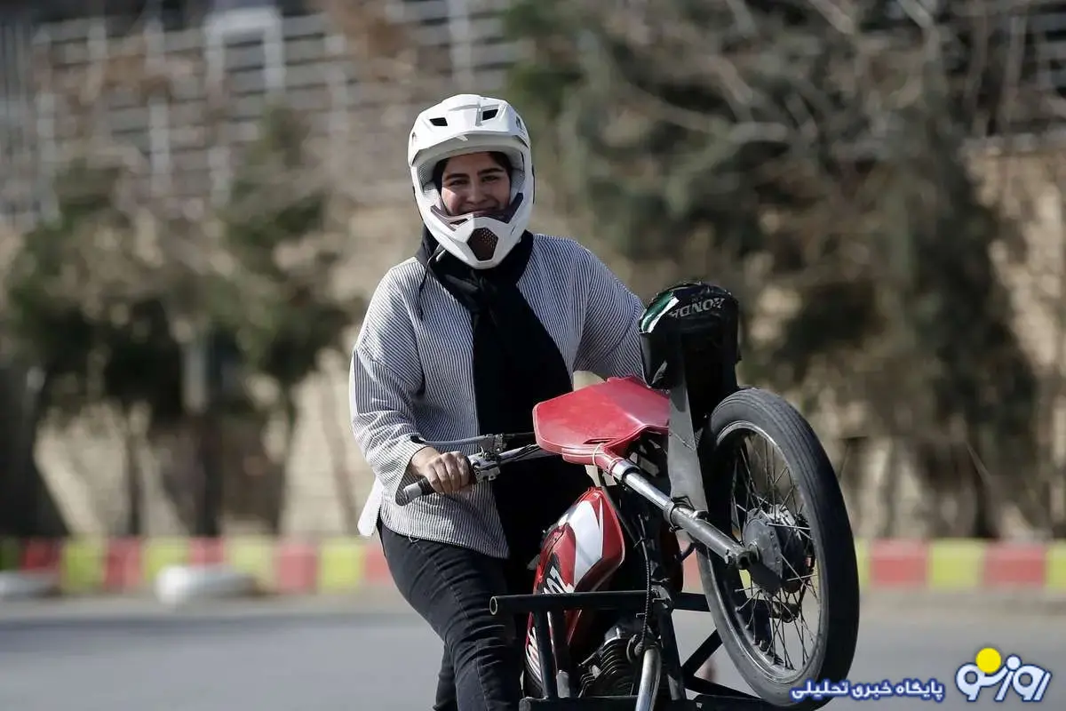 تصاویر؛ هنرنمایی دختران موتورسوار ایرانی