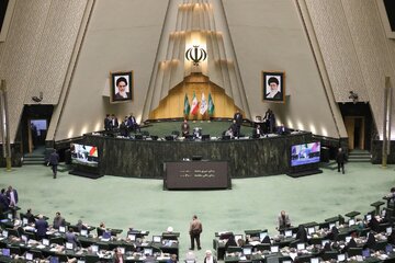 نبرد جدید یاران قالیباف با پایداری ها در مجلس/ پشت پرده برگزار نشدن انتخابات هیأت رئیسه دائم فراکسیون انقلاب اسلامی