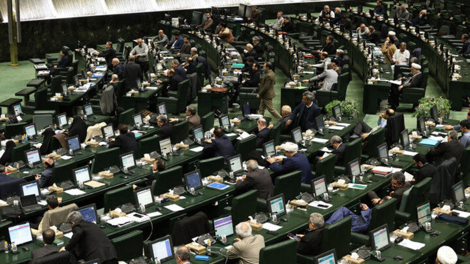 جلسه مجلسی ها درباره تعیین تکلیف نیروهای شرکتی جلسه مجلسی ها درباره تعیین تکلیف نیروهای شرکتی