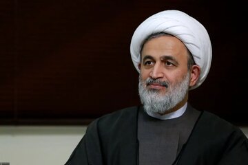 انتقاد تند روزنامه جمهوری اسلامی از پناهیان و یک عضو مجلس خبرگان/ حرفهای بی منطق و خلاف شرع می زنند و بهانه به دست دشمن می دهند
