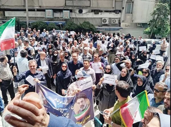 دلیل تجمع دانشگاهیان مقابل سازمان اداری و استخدامی چه بود؟